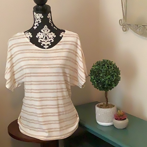 💠 NWT, Alter’d State top with open twist in the back - Picture 2 of 7